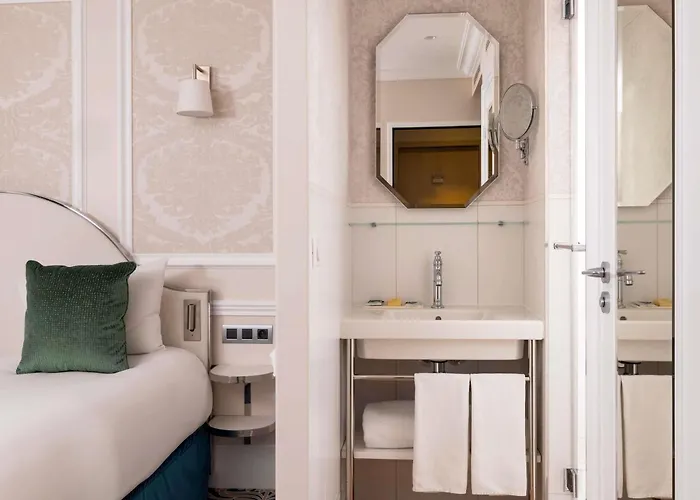 Hotel Mercure La Sorbonne Saint-germain-des-prés 4*